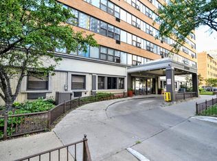 6030 N Sheridan Rd APT 301, Chicago, IL 60660