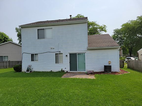 2nd image of 30W020 Hurlingham Ct