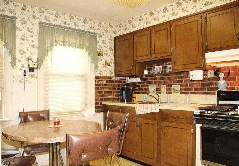 106 Hague St #2 — Photo 4