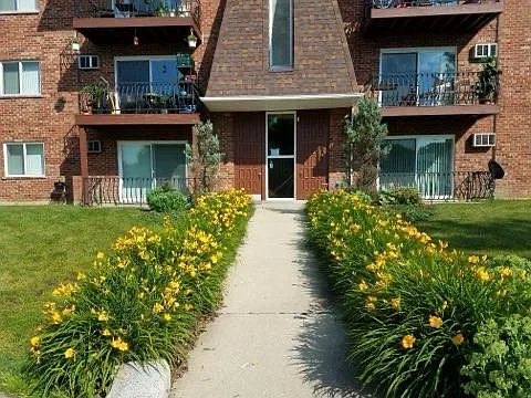 10S511 Echo Ln — Photo 3
