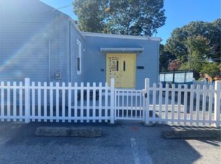 185 Nausauket Rd, Warwick, RI 02886