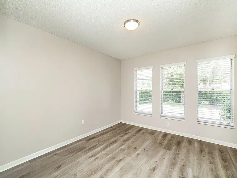 1828 Craven Dr — Photo 13