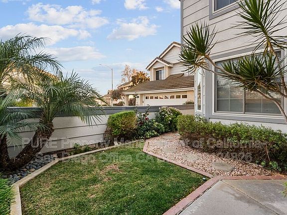 3rd image of 1886 Spyglass Cir