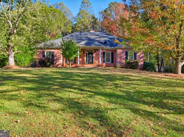 126 Carolina Dr, Toccoa, GA 30577