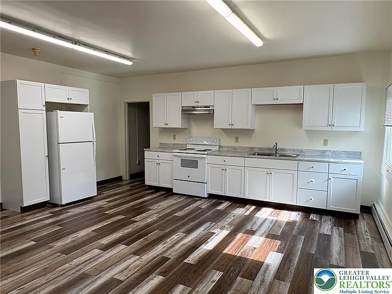 146 North St — Photo 2