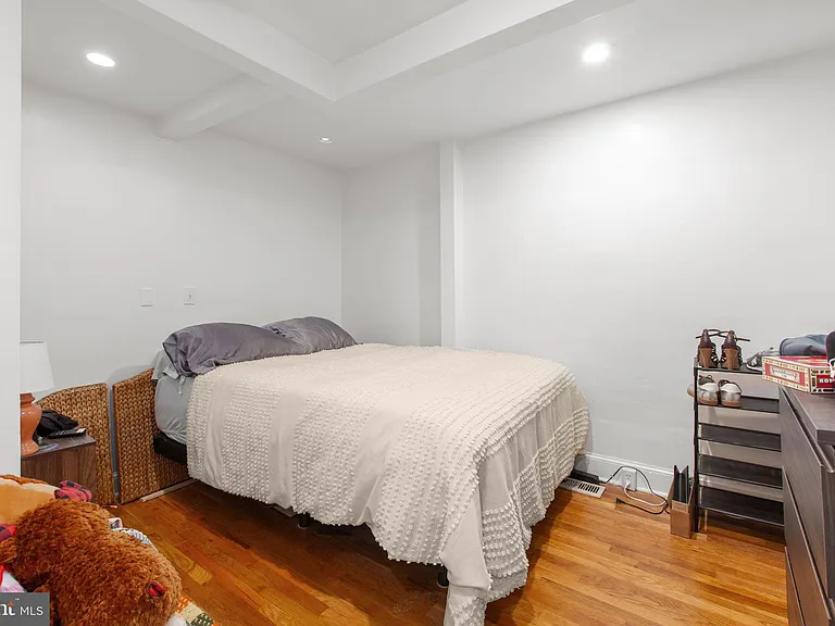 809 Caroline St — Photo 7