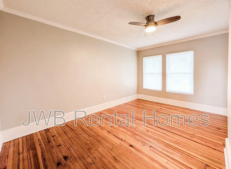 843 West St — Photo 8
