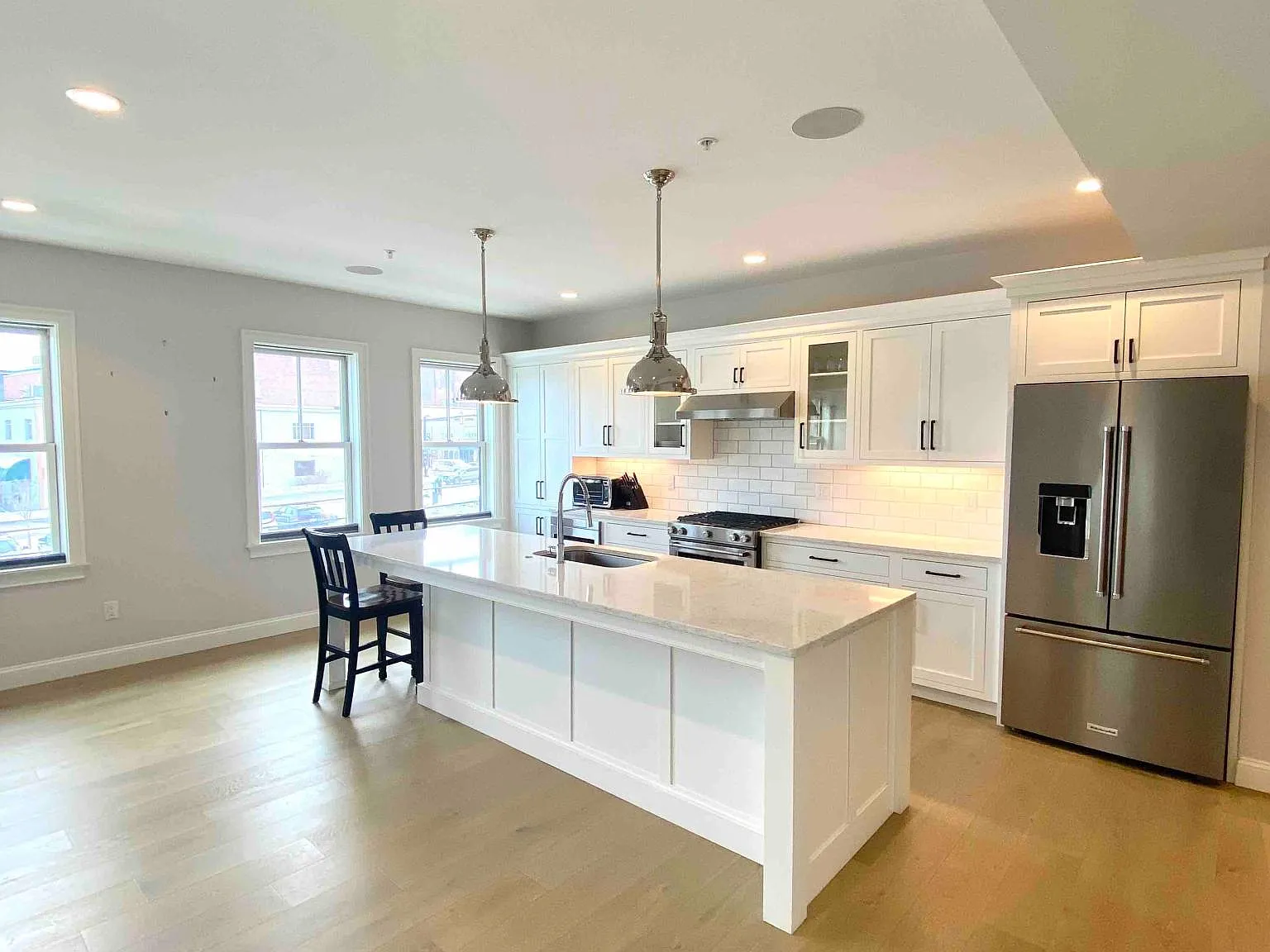 2 bed, 1250 sqft, $4,650 — Photo 3