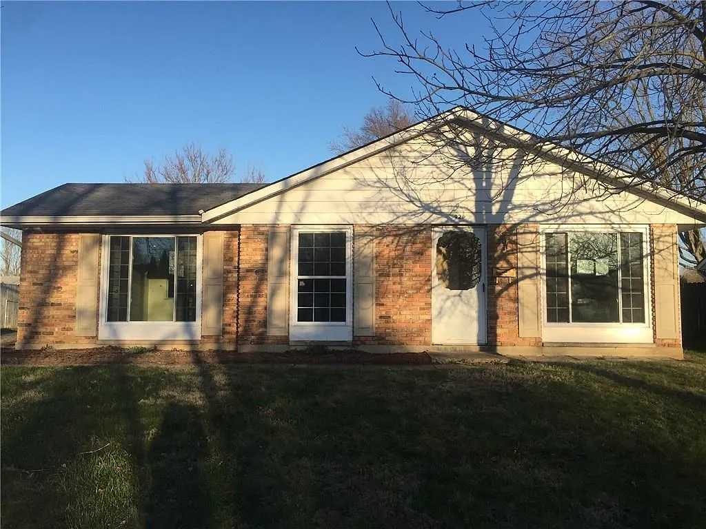 926 Firwood Dr photo 1
