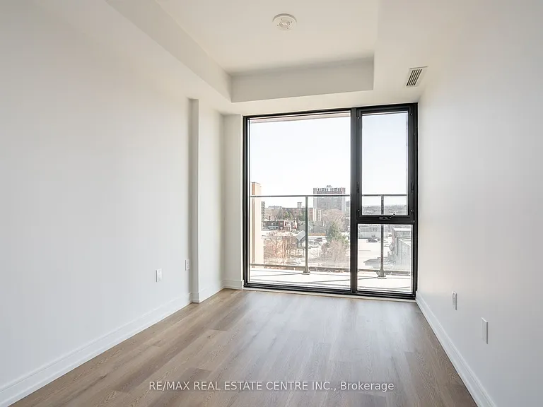 1 Jarvis St #725 — Photo 16