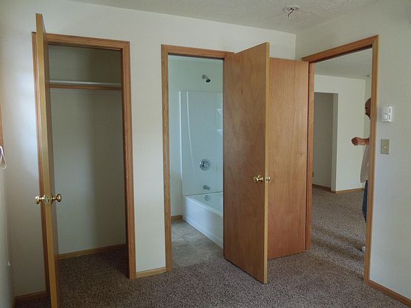 2nd image of 421 S 10th St