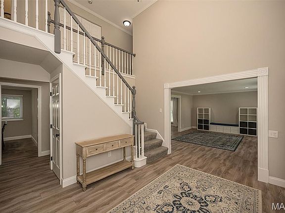 5th image of 583 Princeway Ct