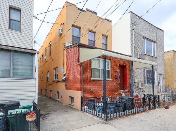 2166 West 9th Street image 2 of 27