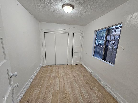 4th image of 713 1/2 W 57th St