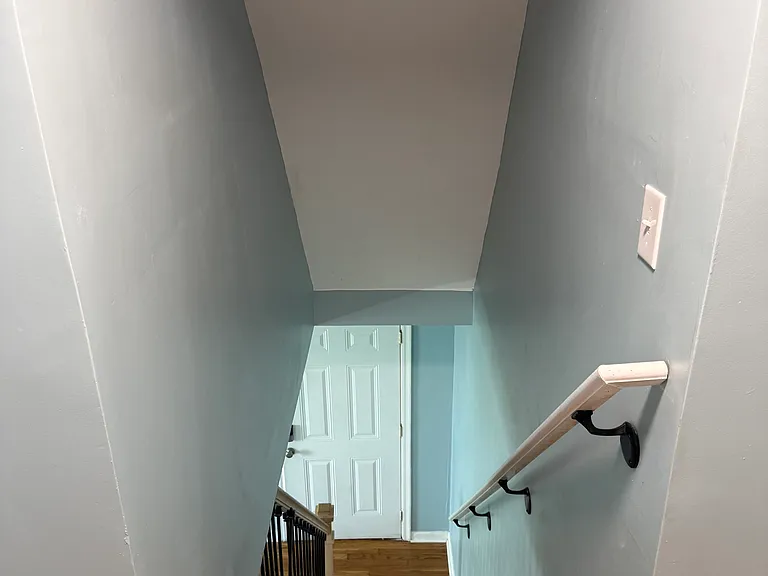 265 Elmwood Dr — Photo 9
