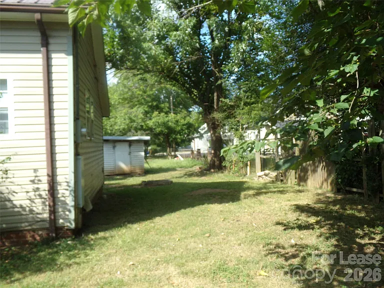729 Spruce St — Photo 27