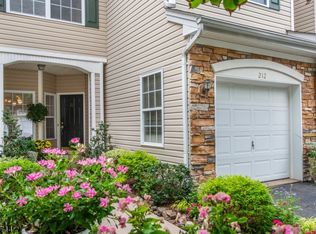 212 Ridge Dr, Pompton Lakes, NJ 07442