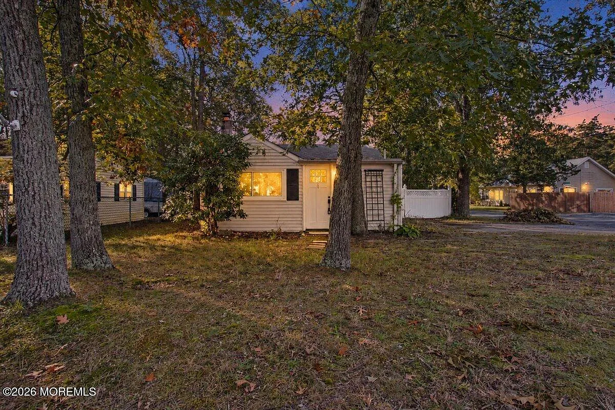 1 bed, $2,000 — Photo 1