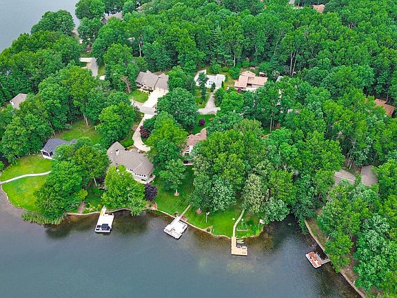 3rd image of 238 Lakewood Dr