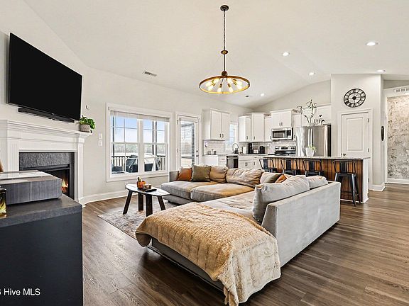 3rd image of 9855 Pace Road