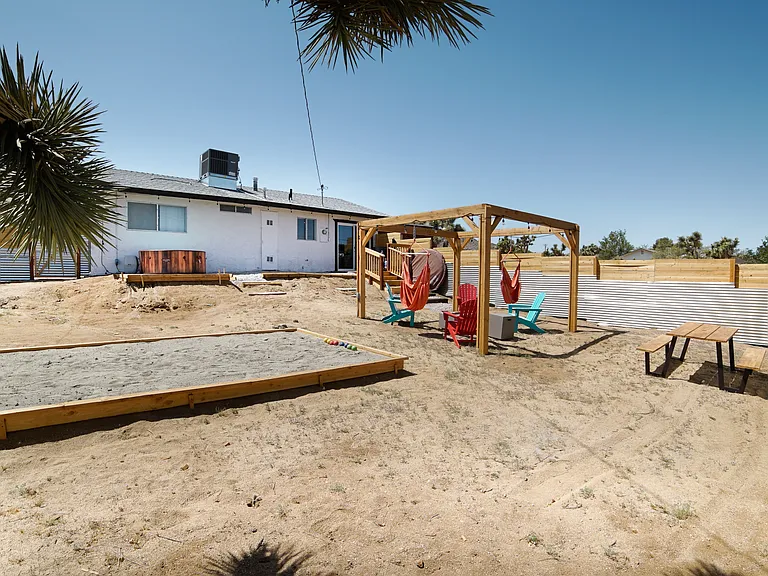 60354 Pueblo Trl — Photo 10