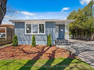 8235 Paddock Trail Dr, Niagara Falls, ON L2H1X1