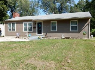 1609 S Queen Ridge Way, Independence, MO 64050