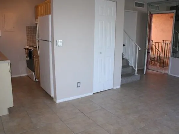 8905 NE 28th St #17, Pompano Beach, FL 33064