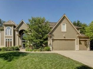 9208 Redbud Ln, Lenexa, KS 66220
