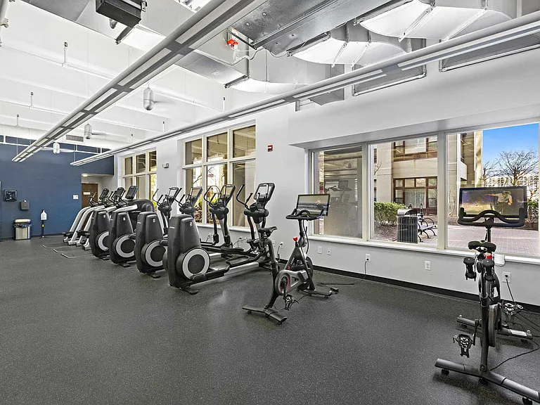 1500 Hudson St #12R — Photo 22