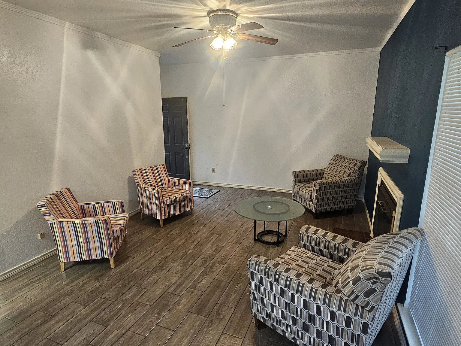 2 bed, 900 sqft, $1,480 — Photo 2