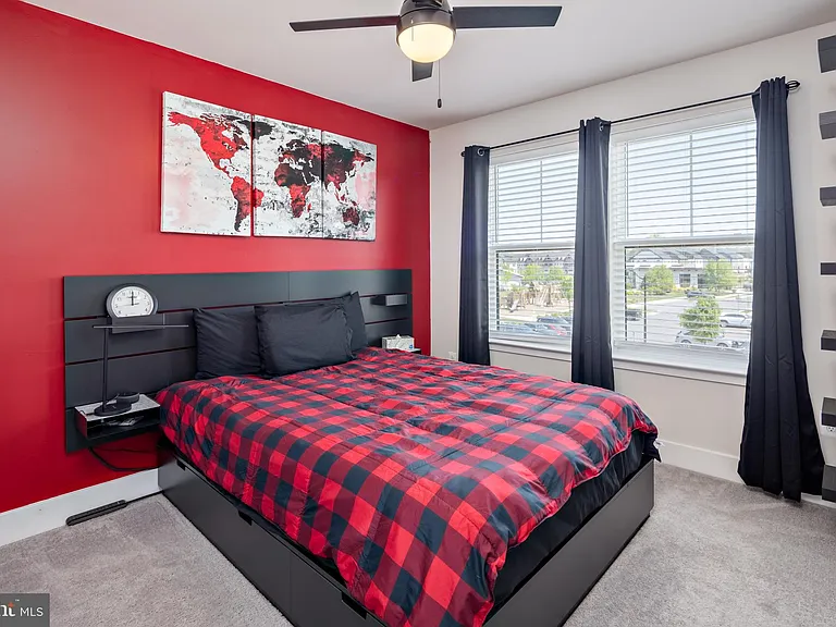 618 Chalcedony Ln — Photo 35