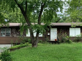 8449 Wayne Ave, Kansas City, MO 64131