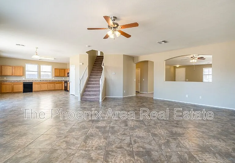 45992 W Dutchman Dr — Photo 12