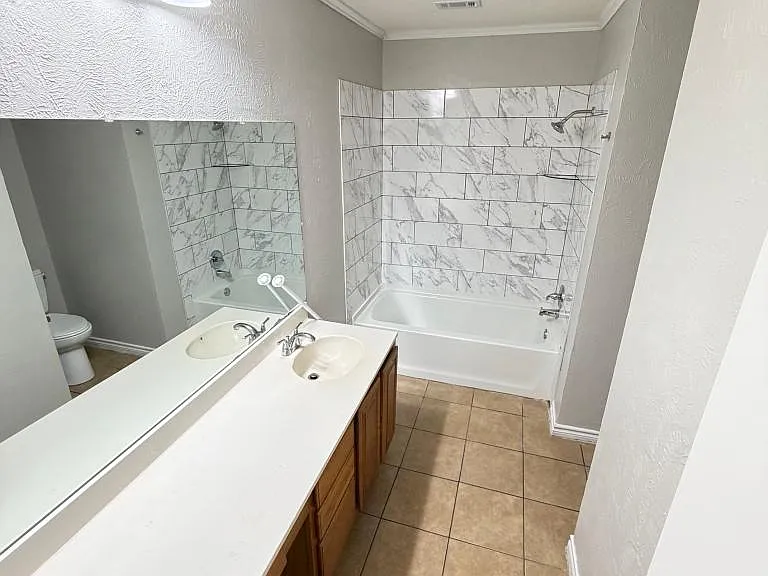 2640 Glenmore Dr — Photo 14