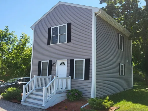 15 Chipaway Rd, East Freetown, MA 02717