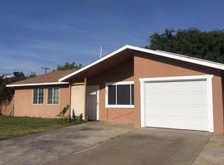 1056 Sycamore Ave, Lindsay, CA 93247