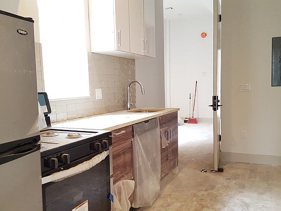 3rd image of 489 Chauncey St #6L