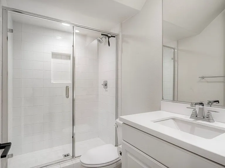 729 Merit Dr — Photo 12