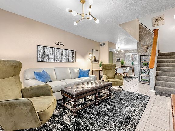 3rd image of 4401 Carter Creek Pkwy APT 6