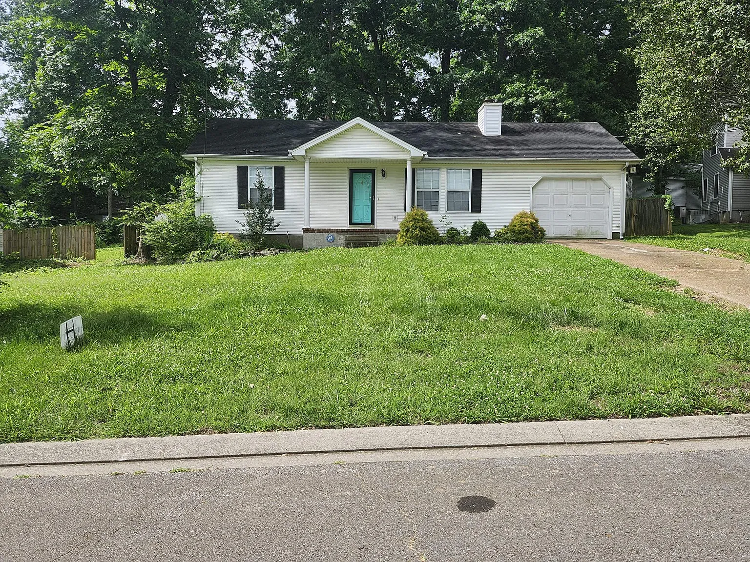 2 bed, 864 sqft, $1,800 — Photo 1