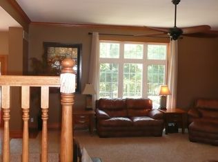 809 Eagle Ridge Rd, Cedar Falls, IA 50613