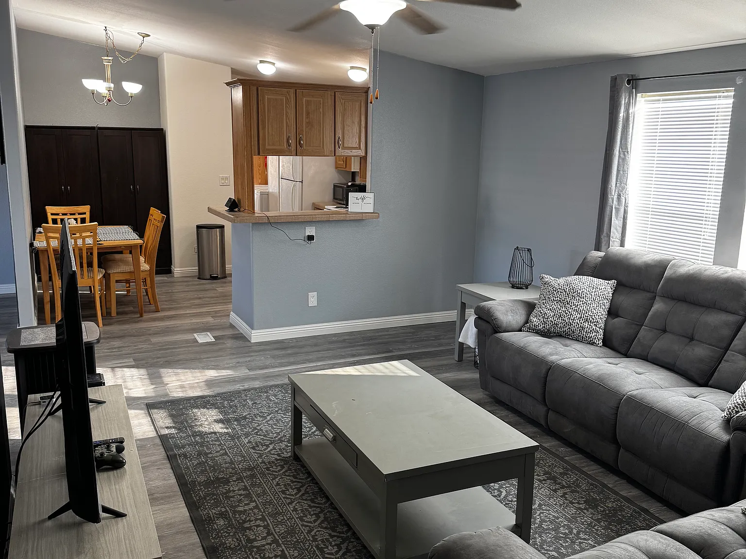 4 bed, 1428 sqft, $2,100 — Photo 3