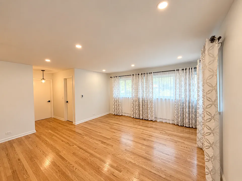 7201 W Wellington Ave #1H