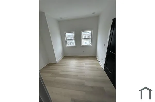 Building Photo - 5329 Kershaw St #2