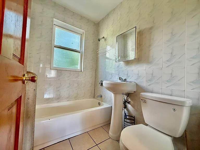 18 Bigelow St #16 — Photo 9