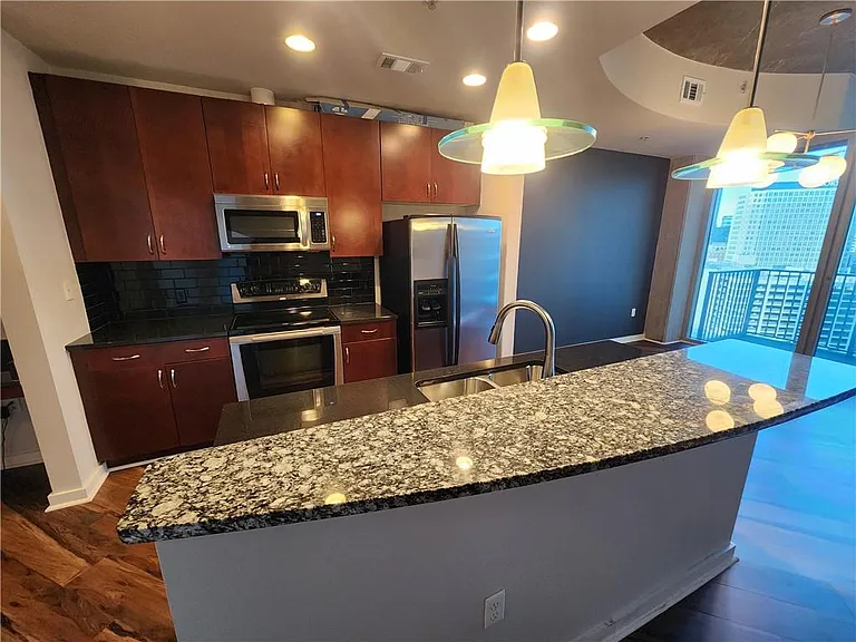 400 W Peachtree St NW #1614 — Photo 8