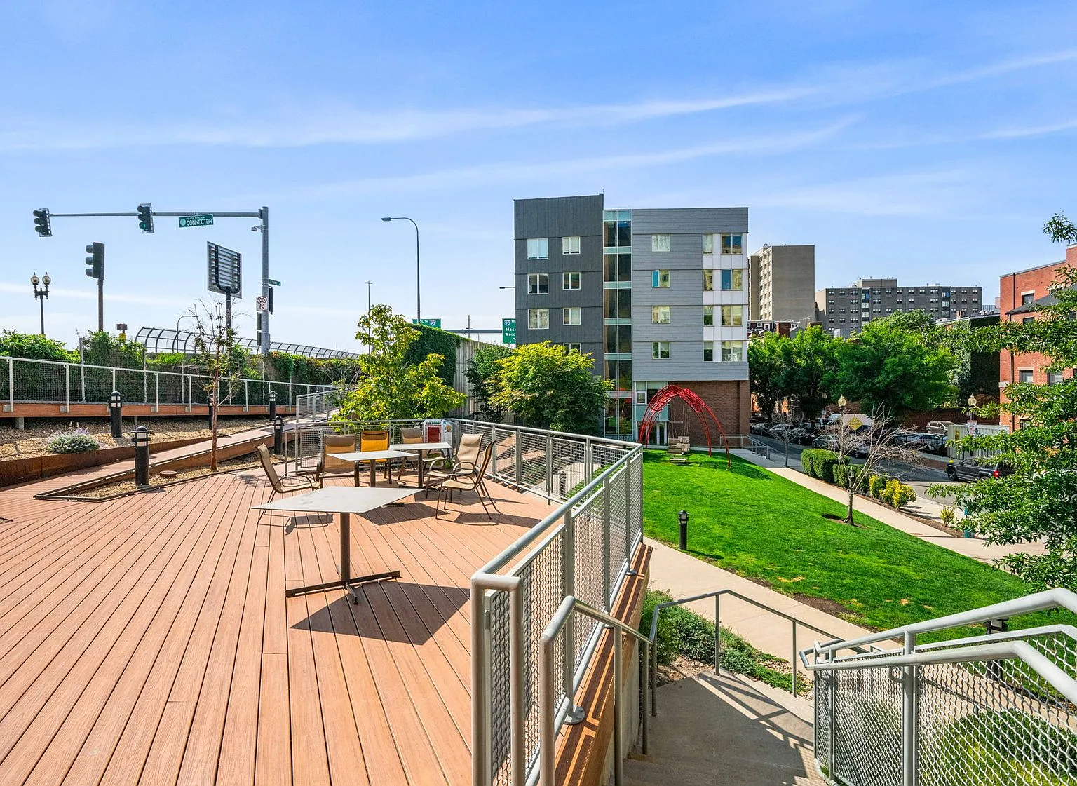 One Greenway — Photo 4