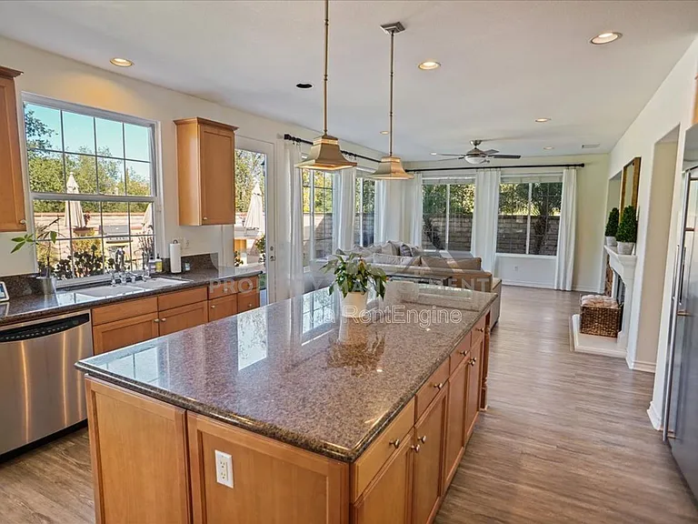 26155 Lone Rock Ct — Photo 3