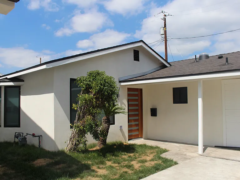 1512 N Keystone St — Photo 1